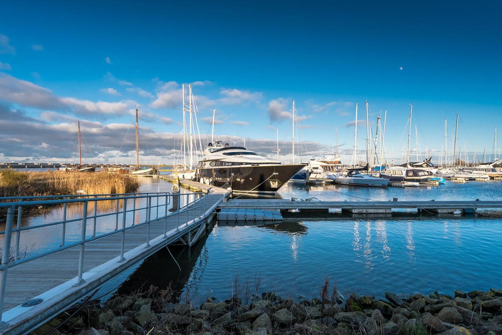 Dock Hotel Stellendam Exterior photo